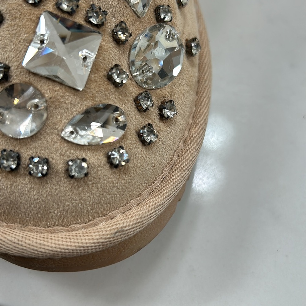 AZALEA WANG Gorgeous Blinged out UGG style boot size 8 NWOB - Picture 5 of 10